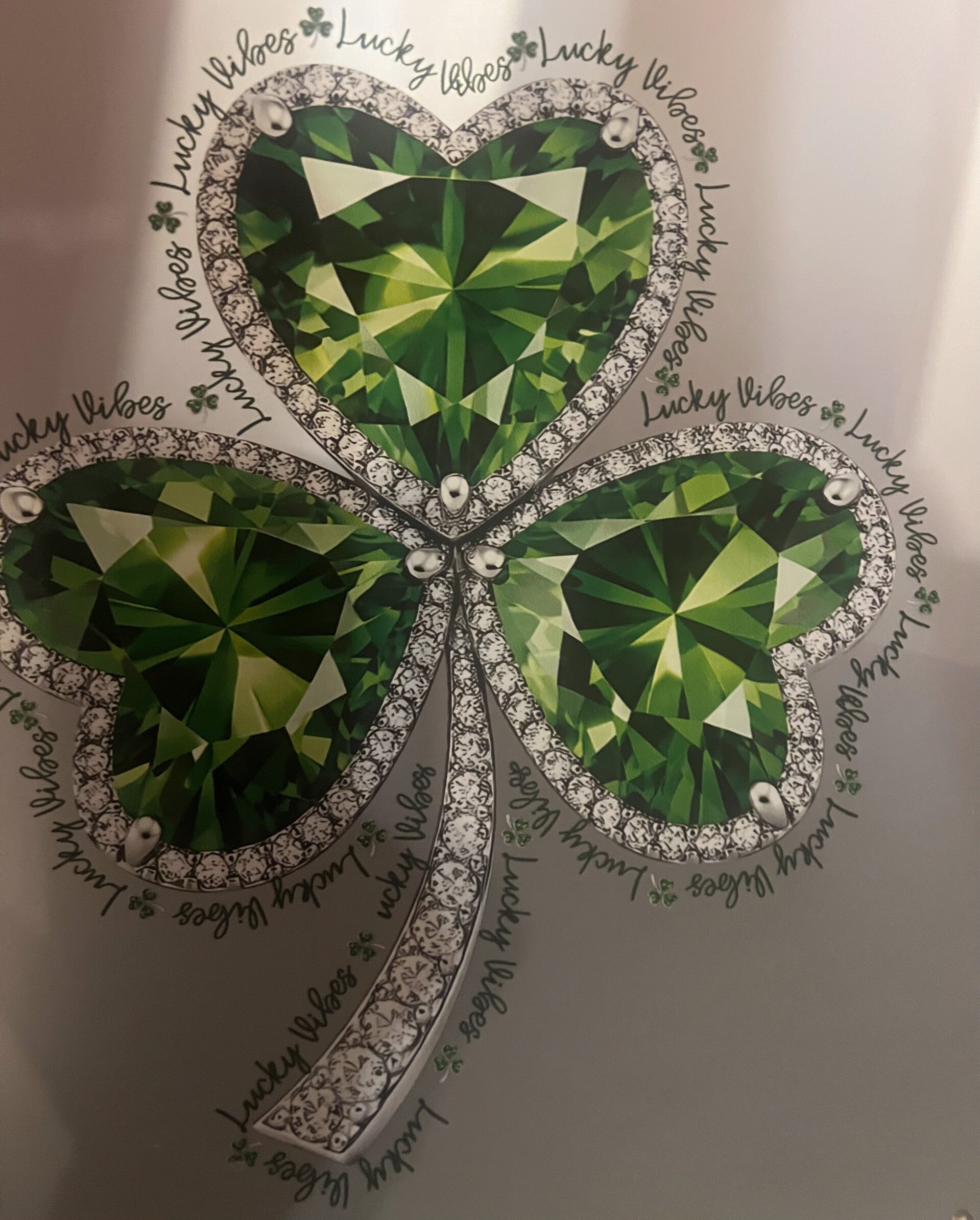 ST. PATRICK'S GREEN DIAMOND SHAMROCK