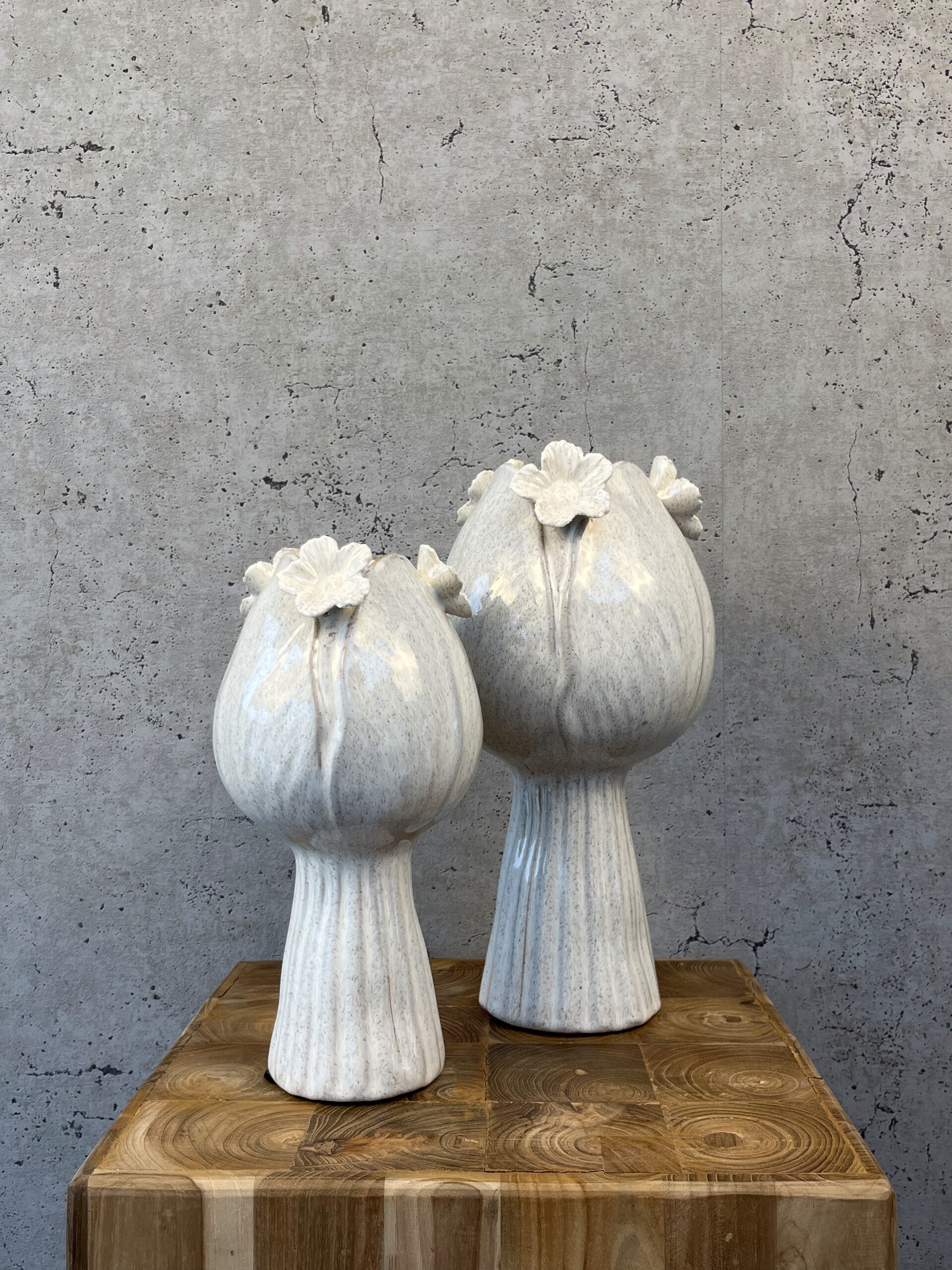 Vaas off white, White flower. Groot