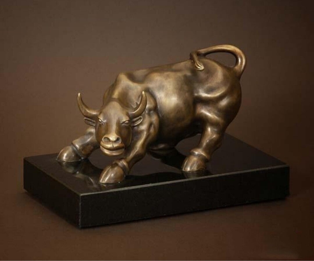Figurka z brązu byk Wall Street