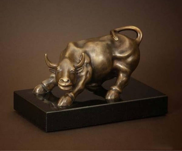Figurka z brązu byk Wall Street
