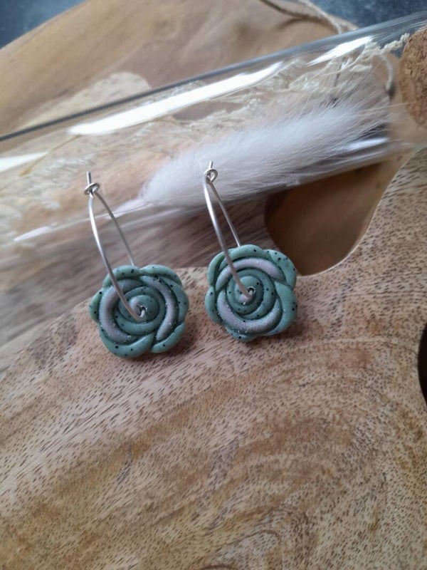 creool green roses
