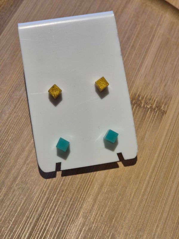 Gold square