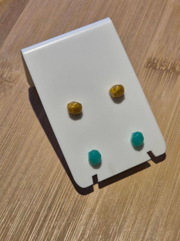 Gold stone