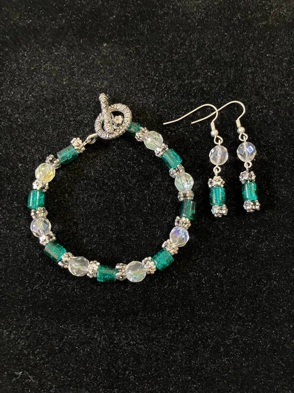 Sparkling Emerald Green & Crystal Glass Bead Bracelet & Earring Set