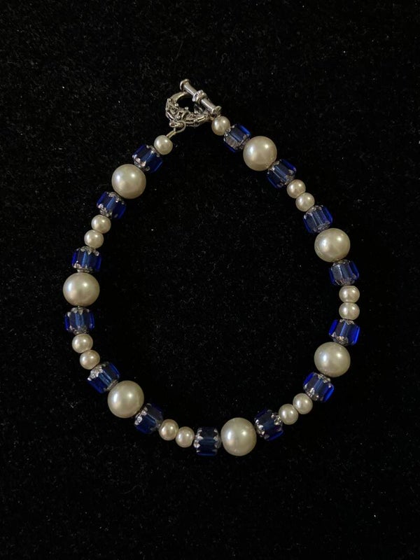 Royal Blue & Pearl Glass Bracelet