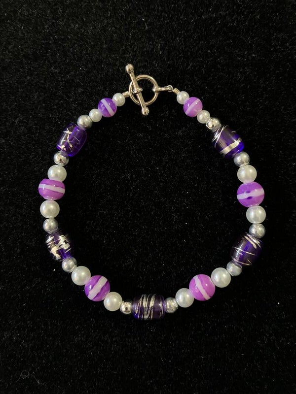 Purple Swirl & Pearl Glass Bead Bracelet