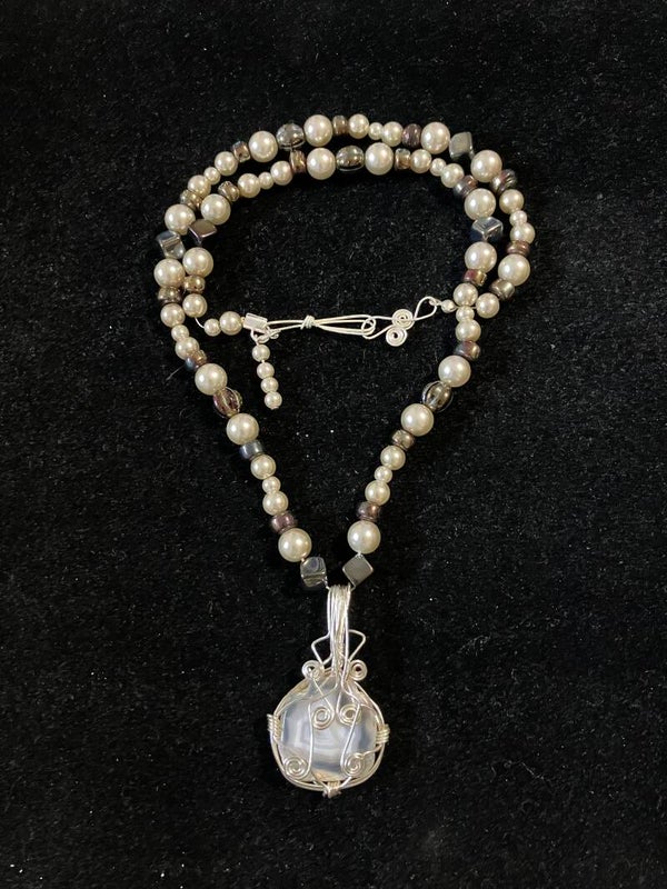 Handcrafted Agate Pendant Necklace with Glass Pearls and Wire-Wrapped Detail