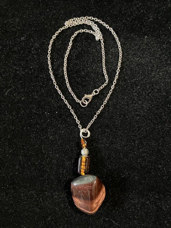 Tiger’s Eye Polished Stone Pendant Necklace