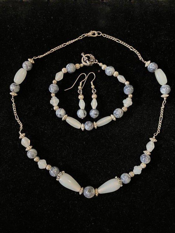 Moonlight Frost – White Opalescent & Gray Speckled Glass Jewelry Set