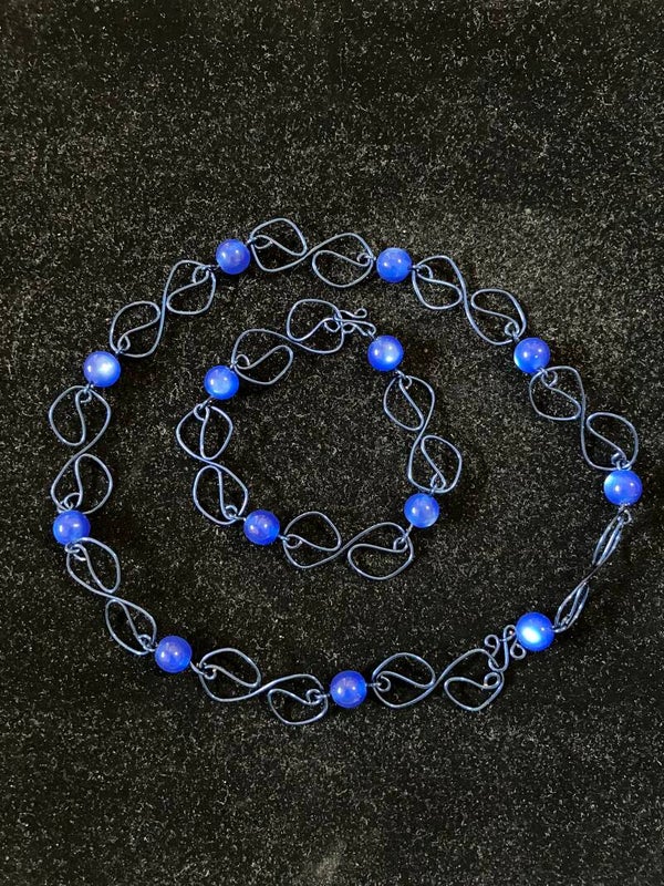 Ocean Twist – Blue Wire Link & Glass Bead Necklace & Bracelet Set