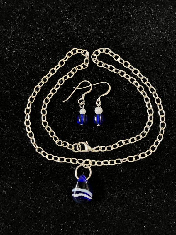 Teardrop Pendant with Royal Blue and White Swirl Beads