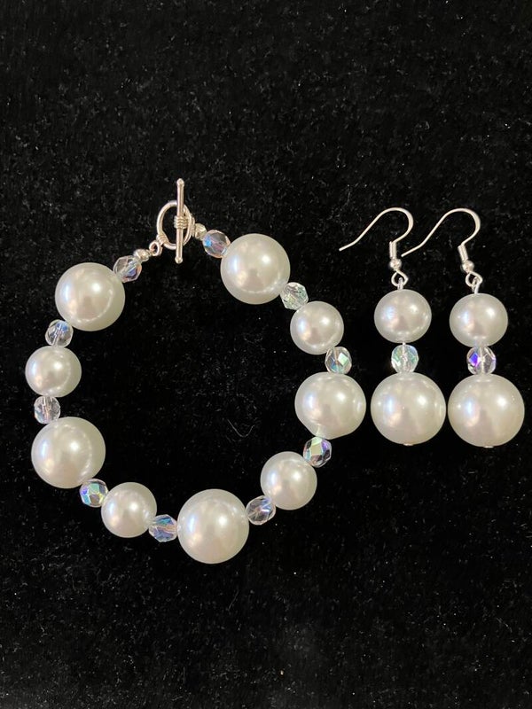White Pearl & Iridescent Crystal Bracelet & Earring Set