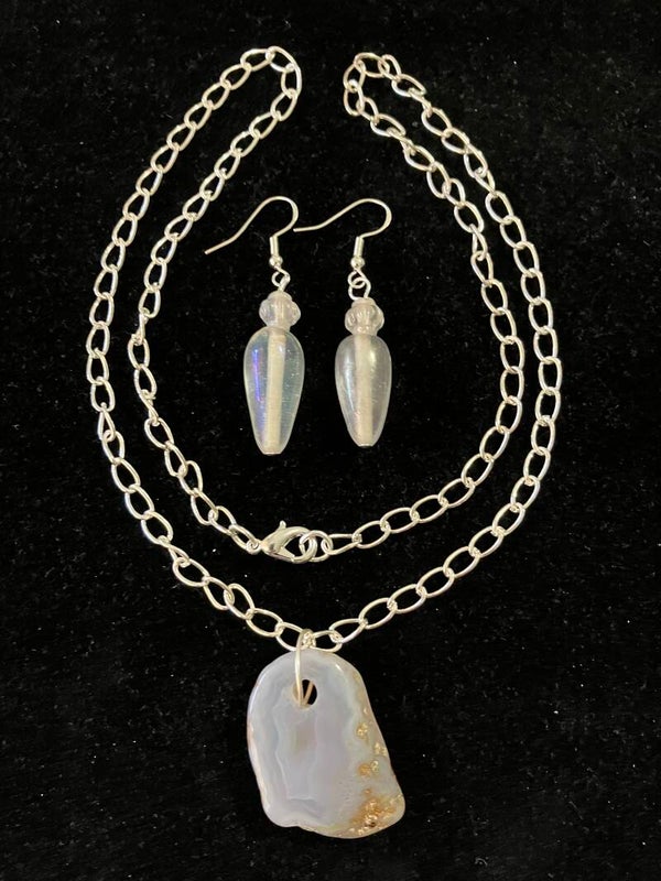 Misty Agate Pendant Necklace & Earring Set