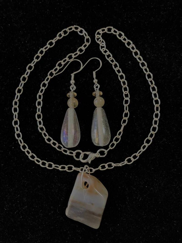 Golden Sands Agate – 18½” Pendant Necklace & Earring Set
