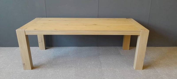 Henders en Hazel Santorini eettafel