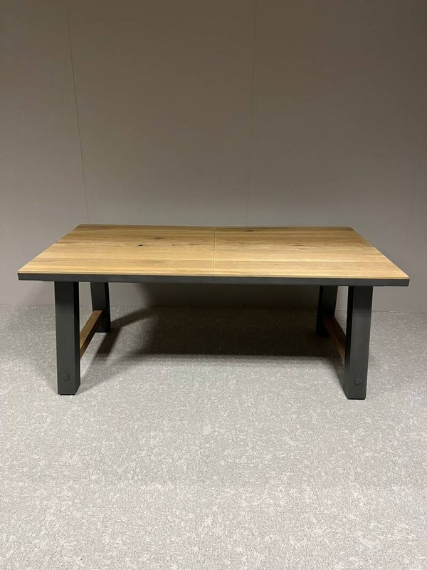 Henders & Hazel Farmland uitschuiftafel