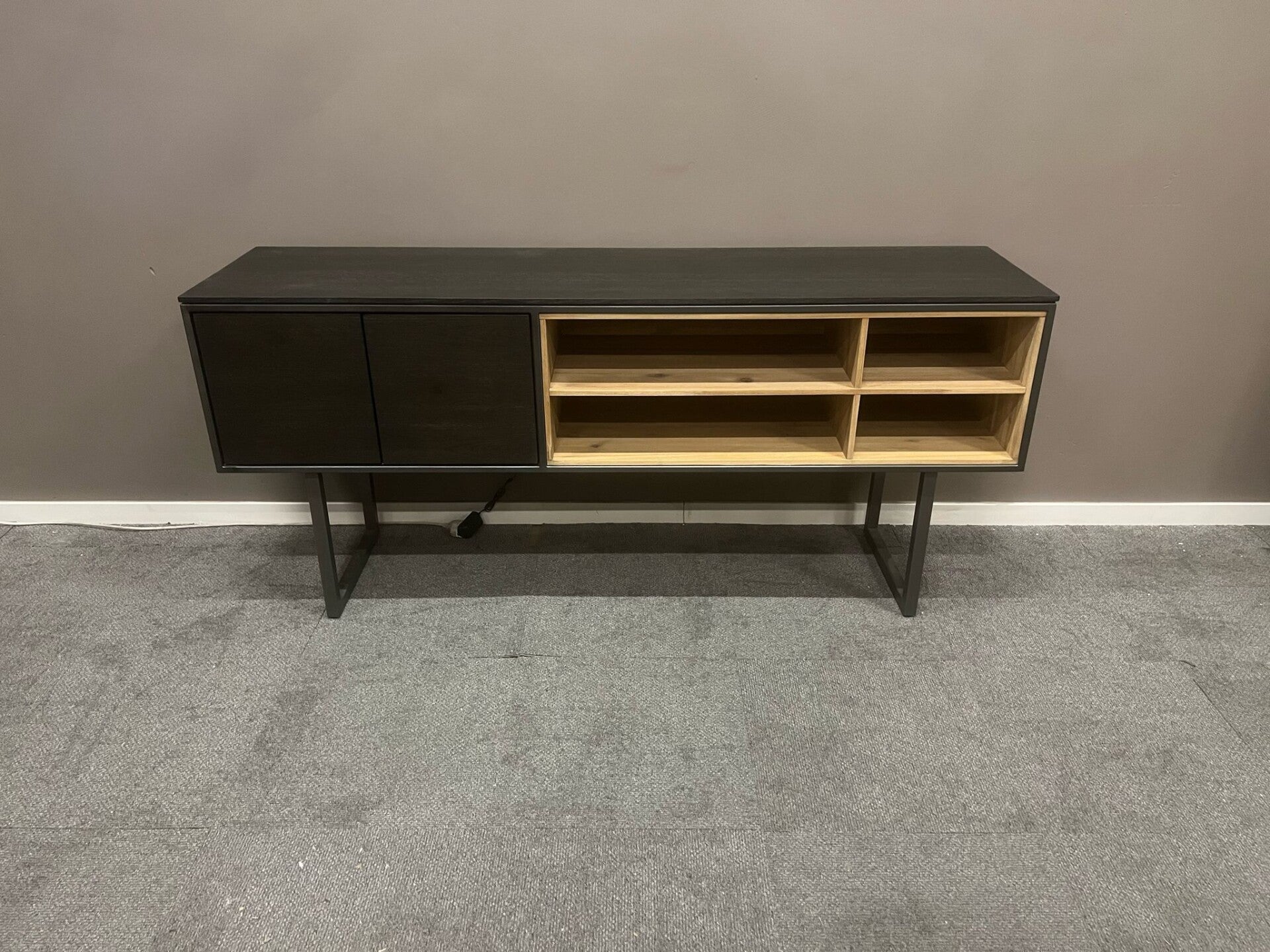 Xooon Moniz dressoir