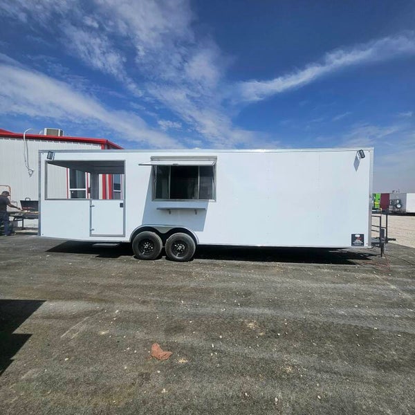 28 × 8 FT FOOD TRAILER WITH RESTROOM | JR’S FOOD TRAILERS