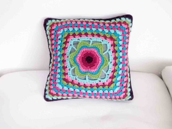 GYPSY BOHO HÄKEL-KISSEN
