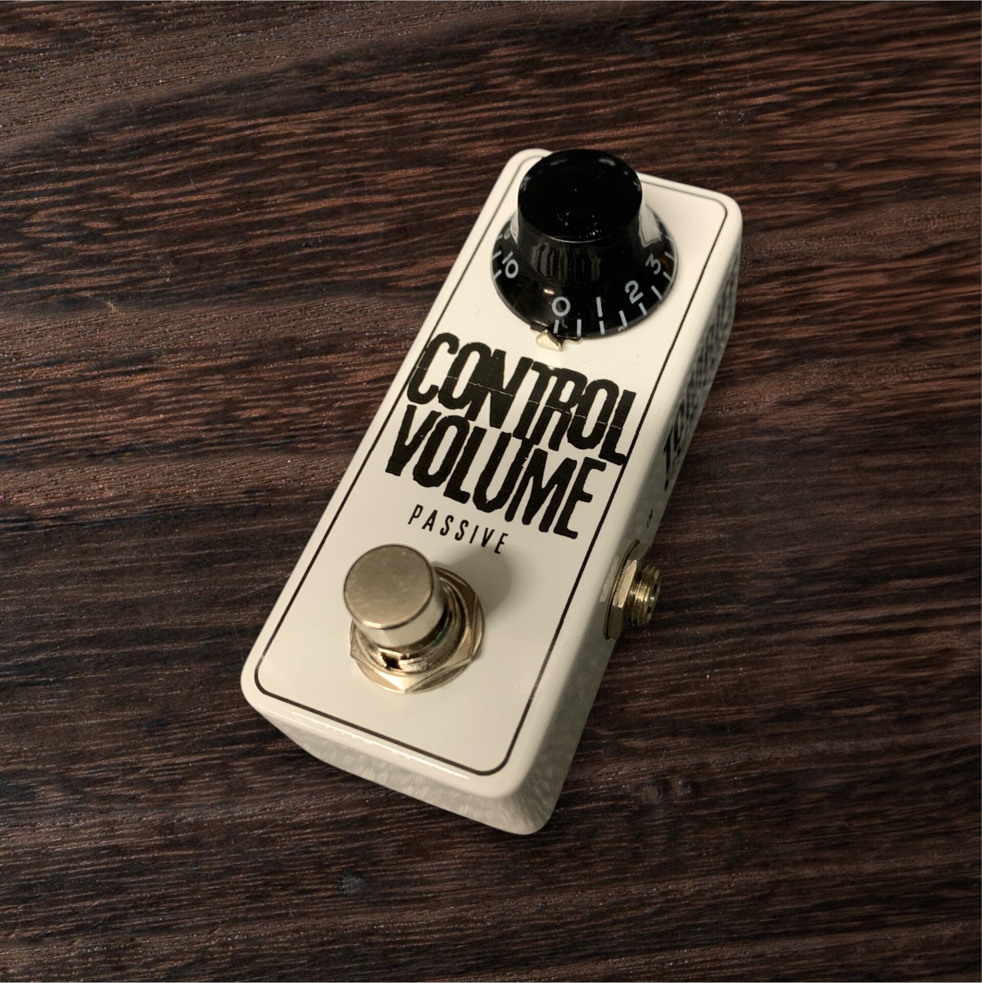 CONTROL VOLUME Passive