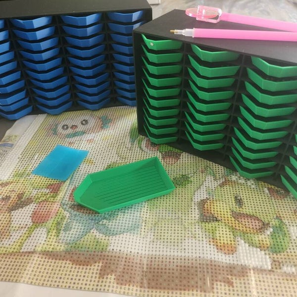 Diamond painting organizer.