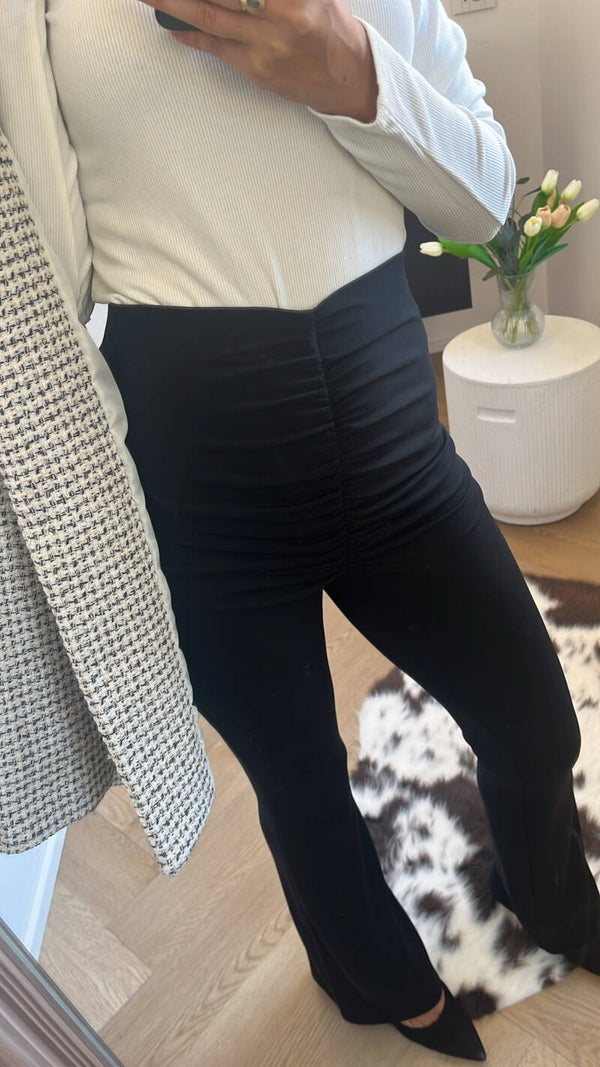 pantalone morbido a zampa di elefante