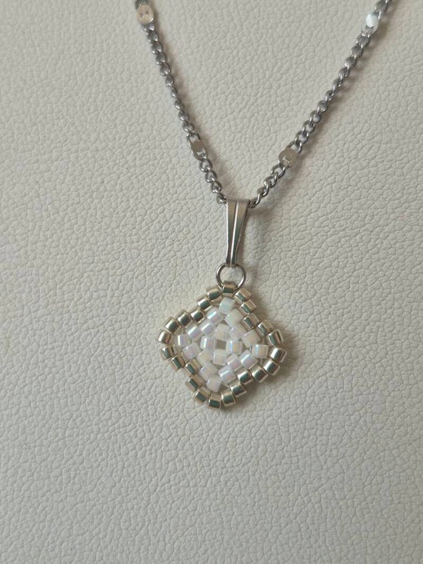 Lumivara Ketting – wit/zilver