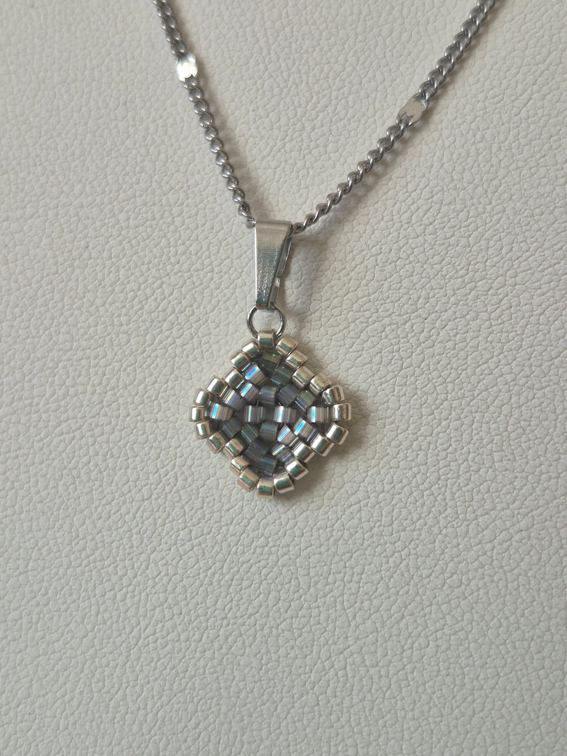 Lumivara Ketting – donkergrijs/zilver