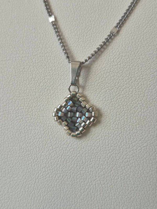 Lumivara Ketting – donkergrijs/zilver
