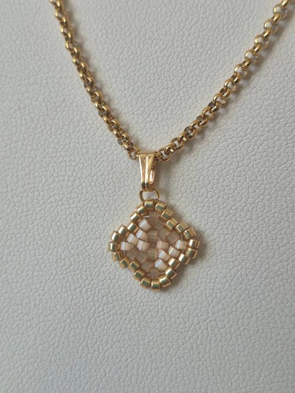 Lumivara Ketting – beige/goud