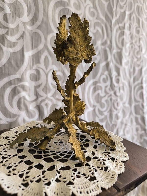 Pied bronze doré