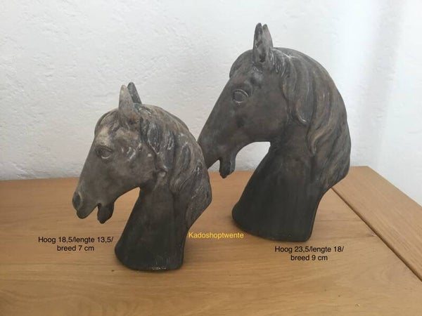 Paardenhoofd, klein keramisch beeld