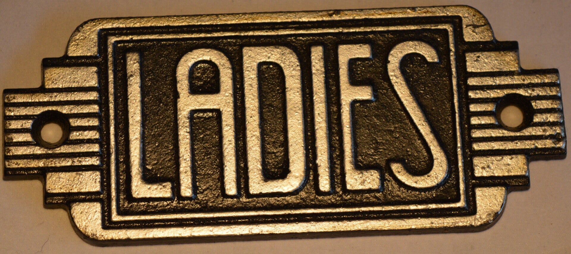 Ladies , art deco style gietijzeren deurbord .
