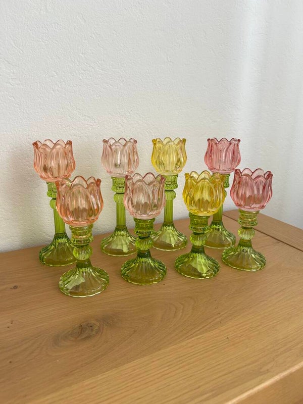 Tulp waxine lichtjes ,glans kleurig per set 1 grote/ 1 kleine tulp