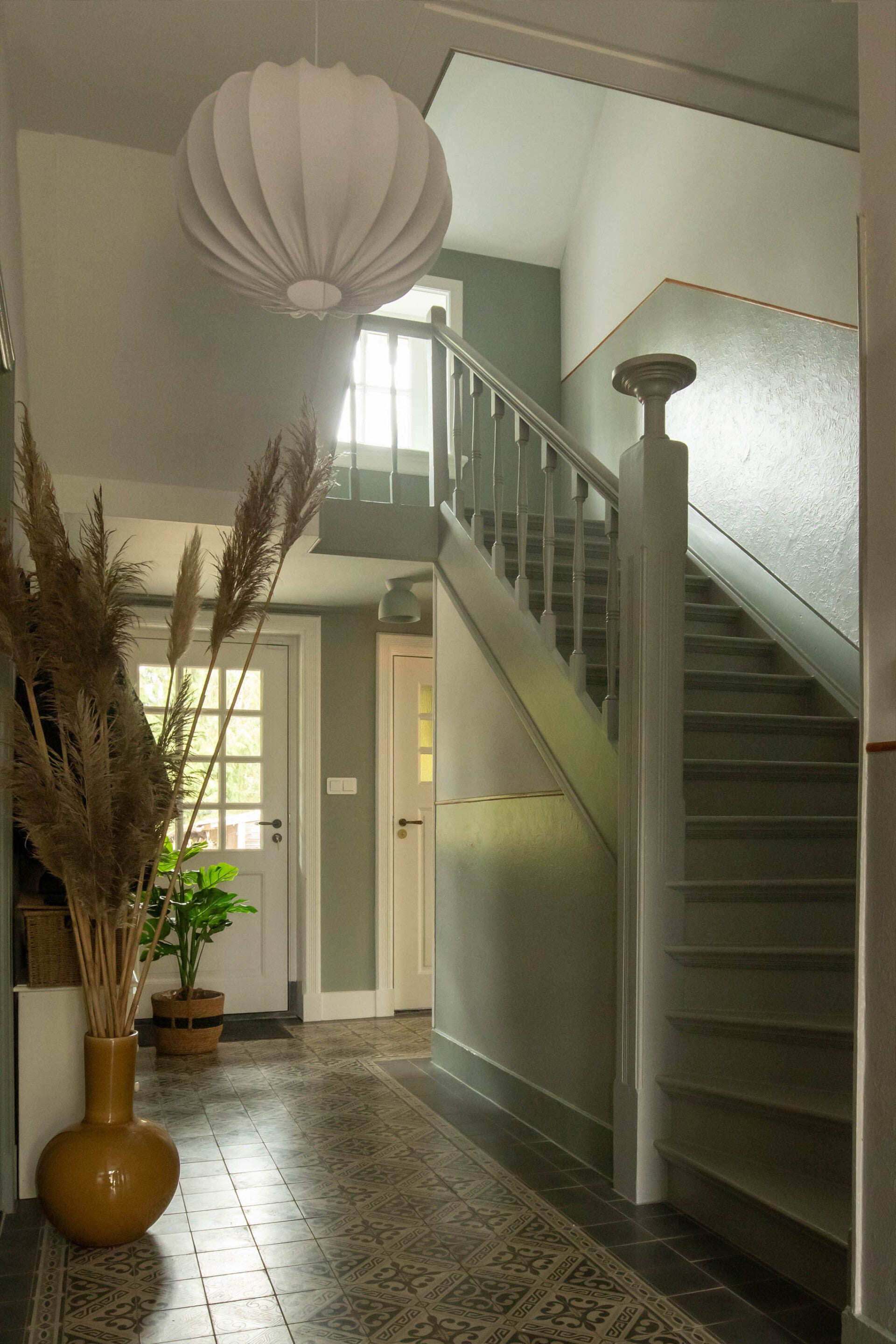 Monumentale trap laten schilderen door schilder Eindhoven