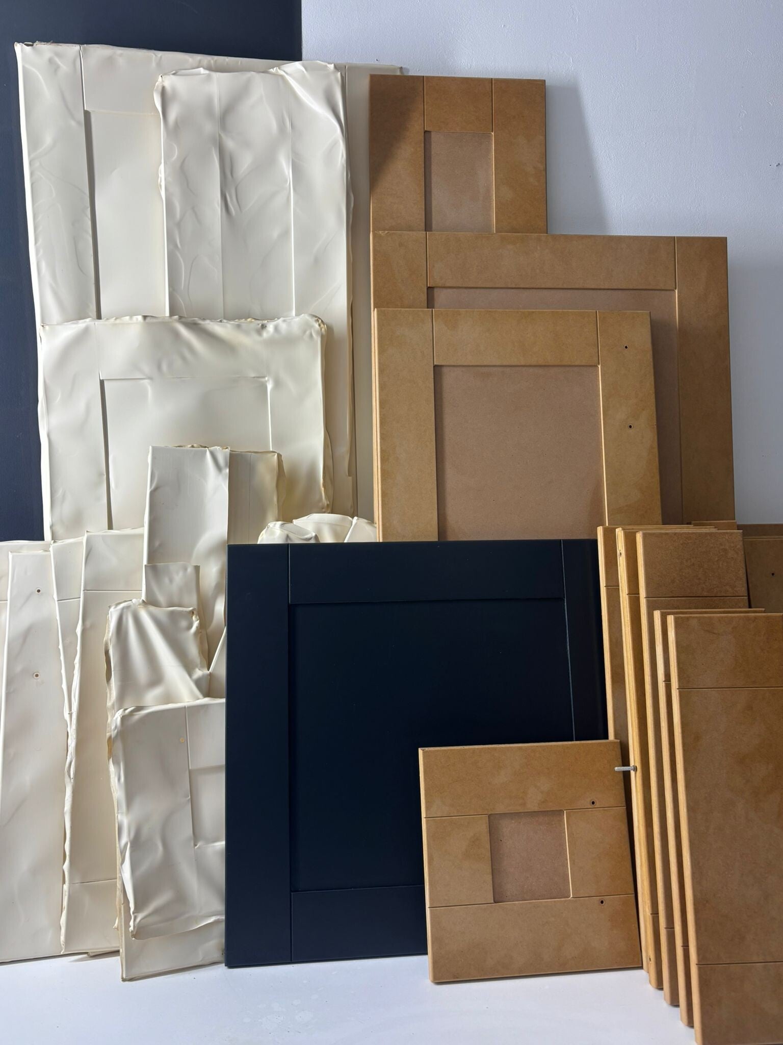 Goede schilder ui Eindhoven schuurt de muren egaal met Planex als goede voorbereiding op binnen schilderwerk