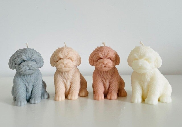 Hand gegoten kaars hondje