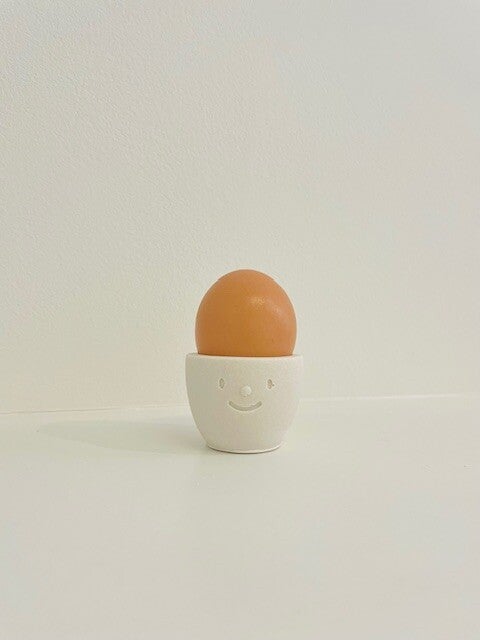 Hand gegoten eierdopje/theelichthouder 😊 - jesmonite