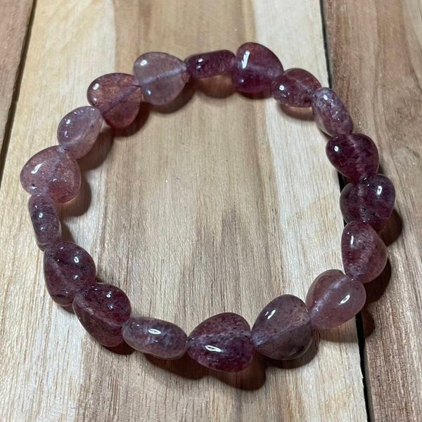 Aardbeienkwarts hartjes armband