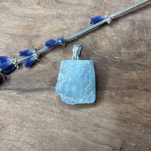 Blauwe Topaas edelsteenhanger ruw
