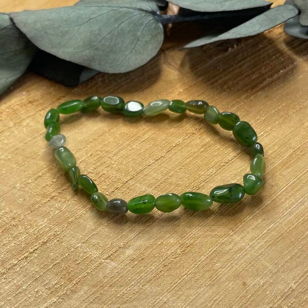 Nefriet jade trommelsteenarmband