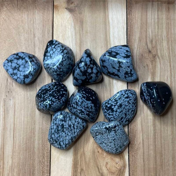 Sneeuwvlok obsidiaan trommelsteen