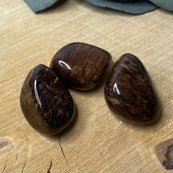 Bronziet trommelsteen