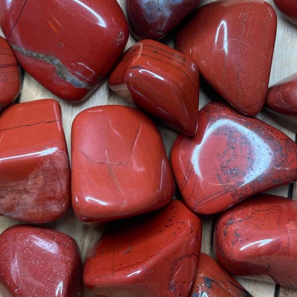 Rode jaspis trommelsteen