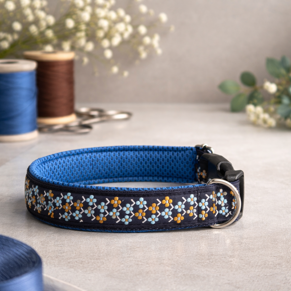 Hundehalsband "blaue Blümchen"