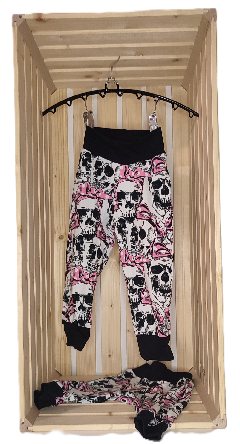 Hose - Totenköpfe/schwarz