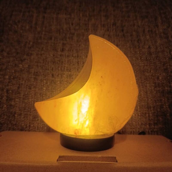 zoutlamp in de vorm van een maan