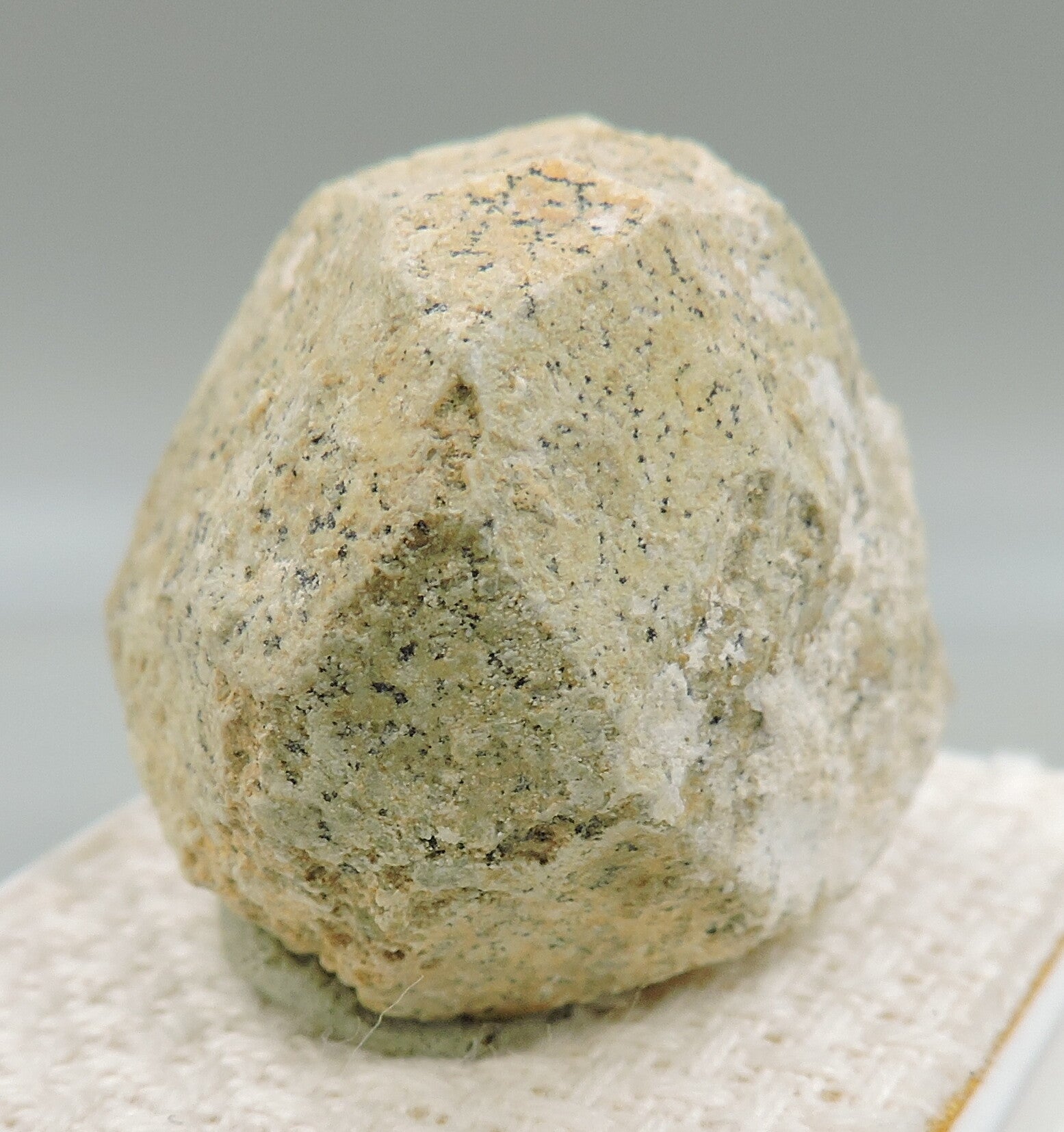 Achtaragdite from Russia – thumbnail
