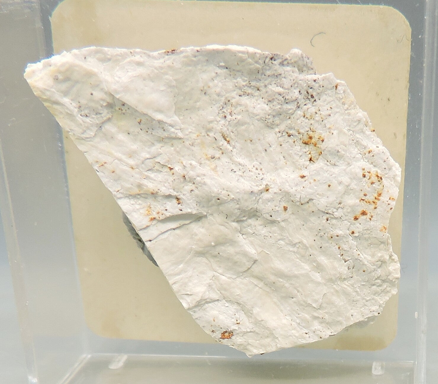 Bassanite from the Czech Republic – thumbnail
