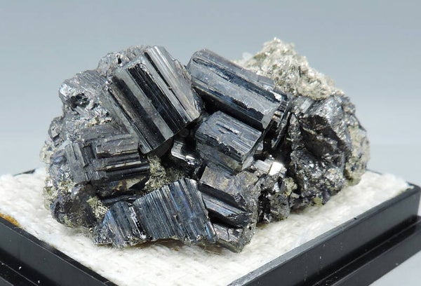 Bournonite with pyrite from Kosovo – thumbnail